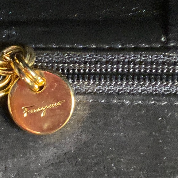 Salvatore Ferragamo suede bag - Picture 5 of 11